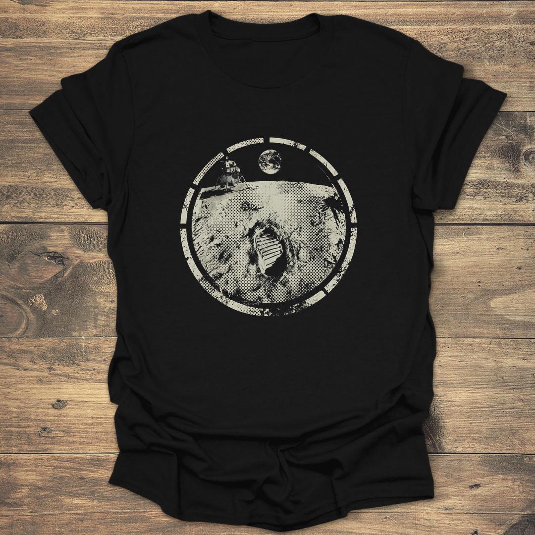 Lunar Horizon Footprint and Earthrise - Black T-Shirt
